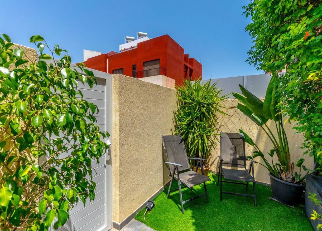 Bestaand - Townhouse / Semi-detached - Torrevieja - Aguas Nuevas