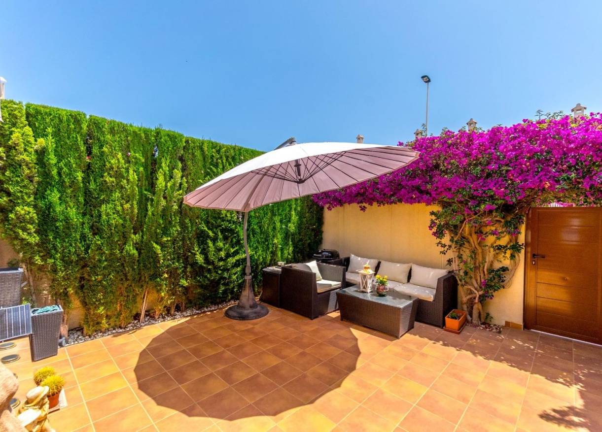 Bestaand - Townhouse / Semi-detached - Torrevieja - Aguas Nuevas