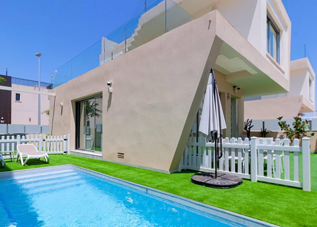 Bestaand - Villa - Pilar de la Horadada - PUEBLO LATINO