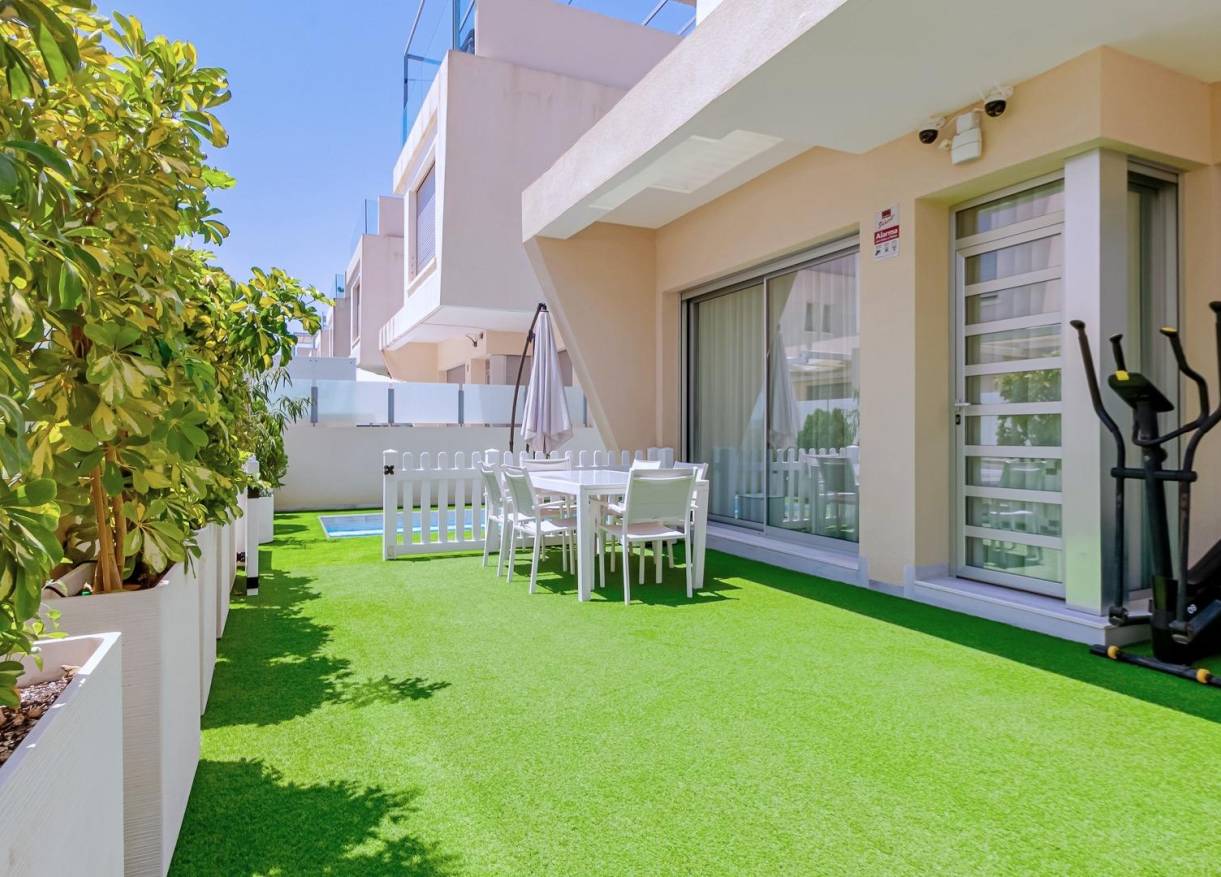 Bestaand - Villa - Pilar de la Horadada - PUEBLO LATINO