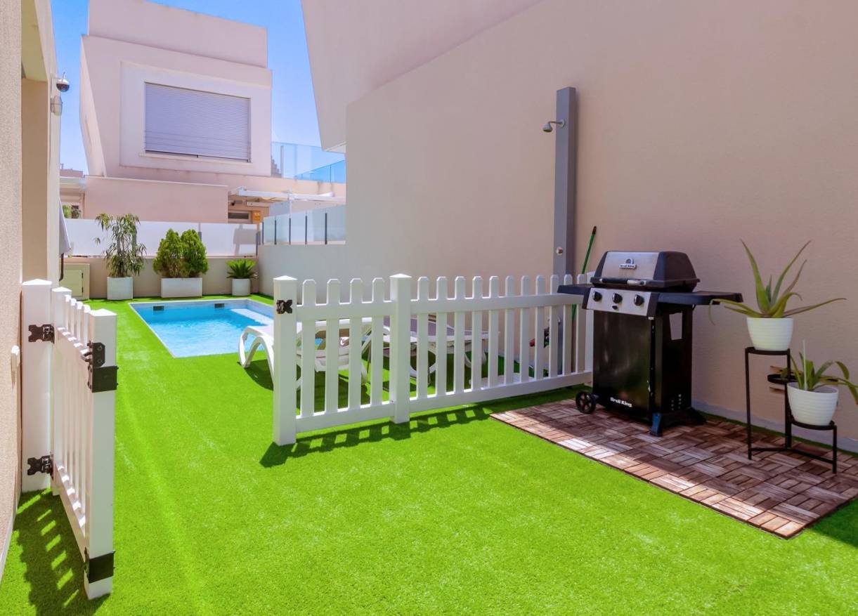 Bestaand - Villa - Pilar de la Horadada - PUEBLO LATINO