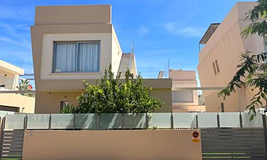 Bestaand - Villa - Pilar de la Horadada - PUEBLO LATINO