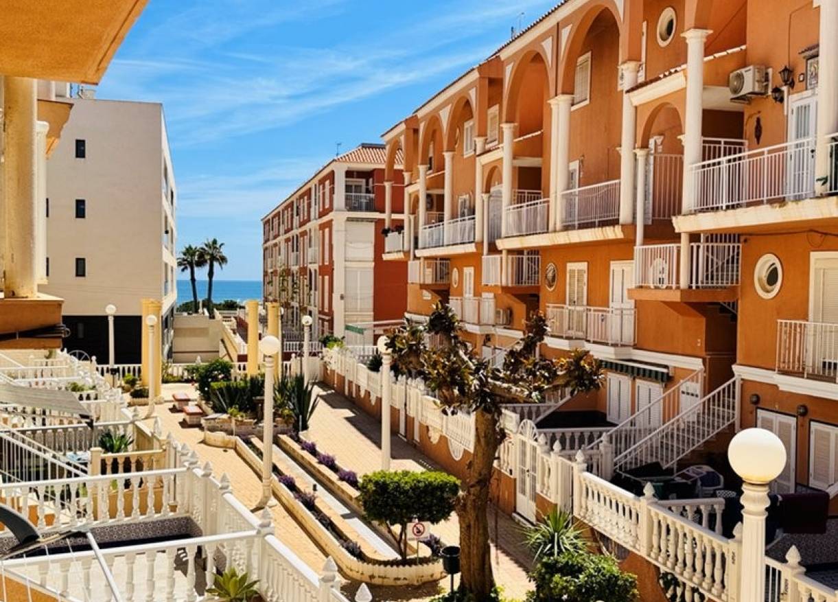 Bestaand - Townhouse / Semi-detached - La Mata - Puerto Romano