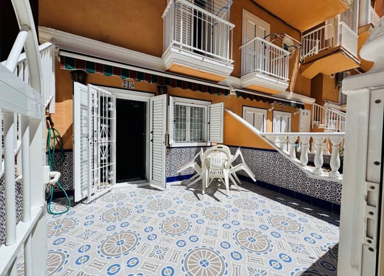 Bestaand - Townhouse / Semi-detached - La Mata - Puerto Romano