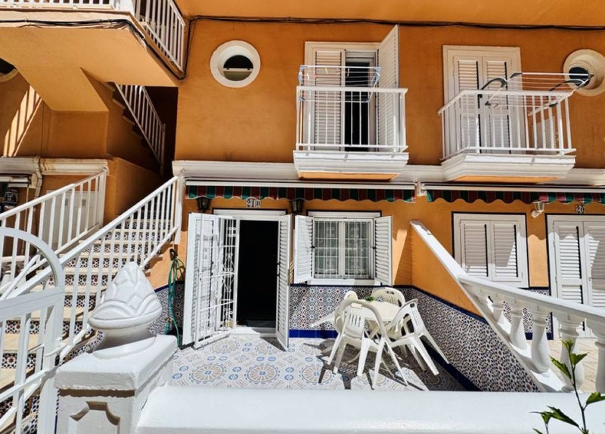 Bestaand - Townhouse / Semi-detached - La Mata - Puerto Romano