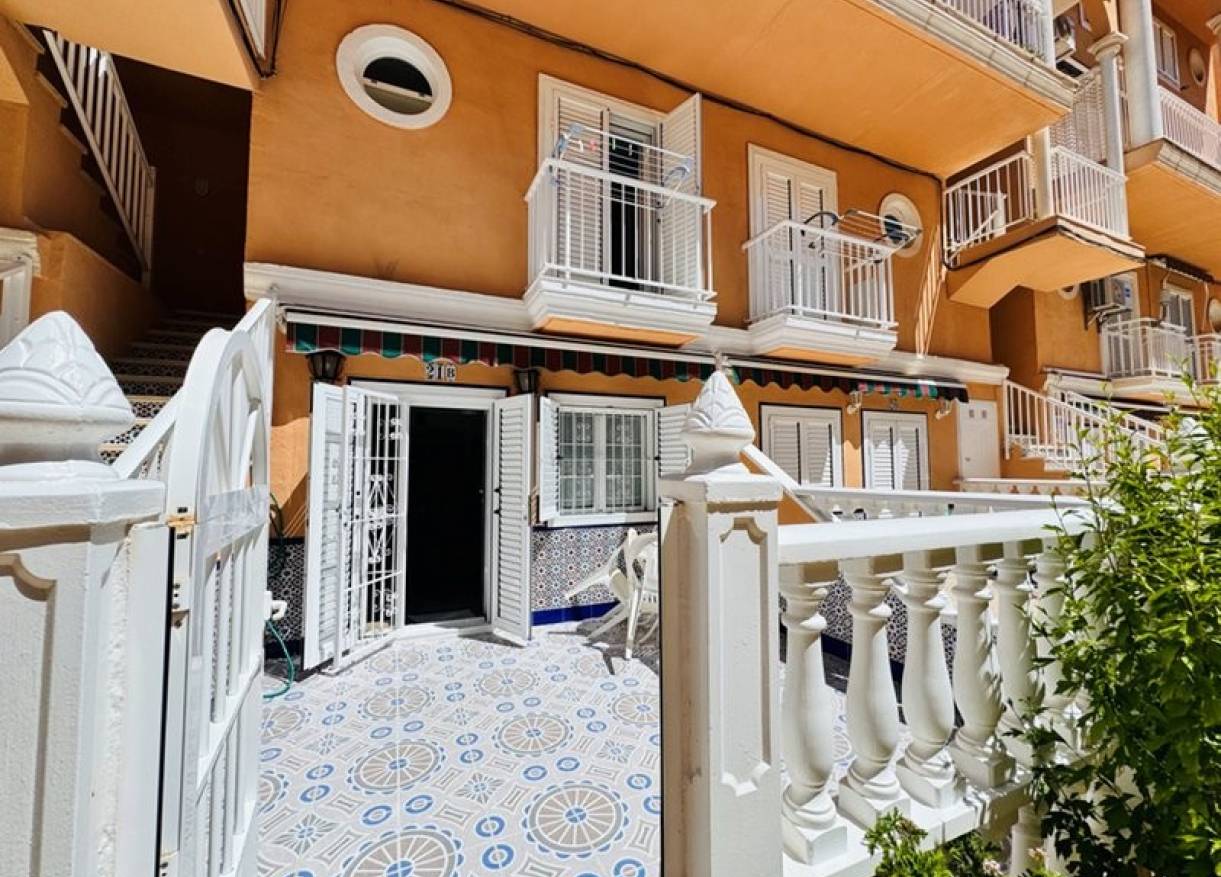 Bestaand - Townhouse / Semi-detached - La Mata - Puerto Romano