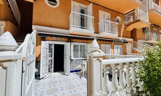 Bestaand - Townhouse / Semi-detached - La Mata - Puerto Romano