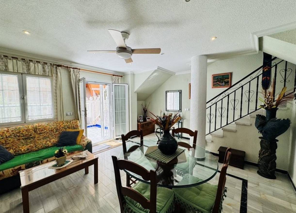 Bestaand - Townhouse / Semi-detached - La Mata - Puerto Romano