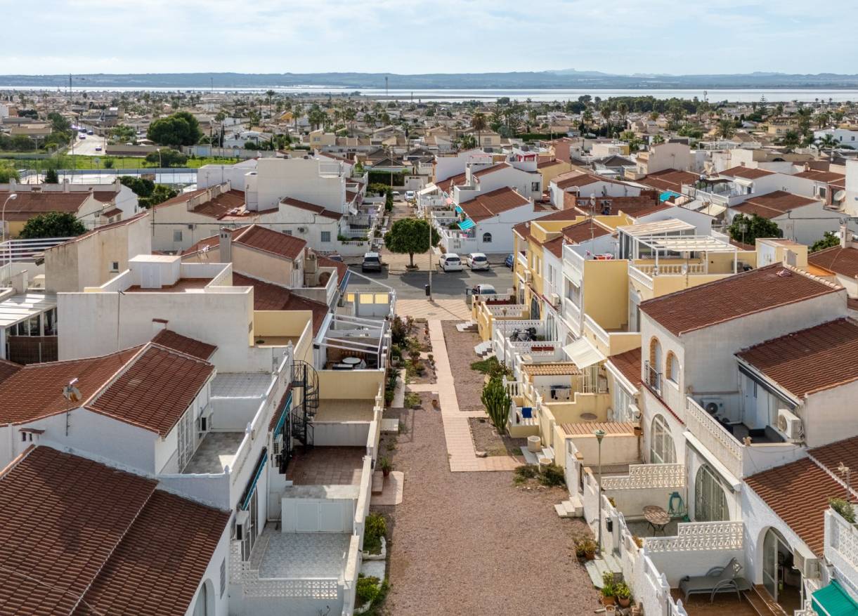 Bestaand - Townhouse / Semi-detached - Torrevieja - La Siesta