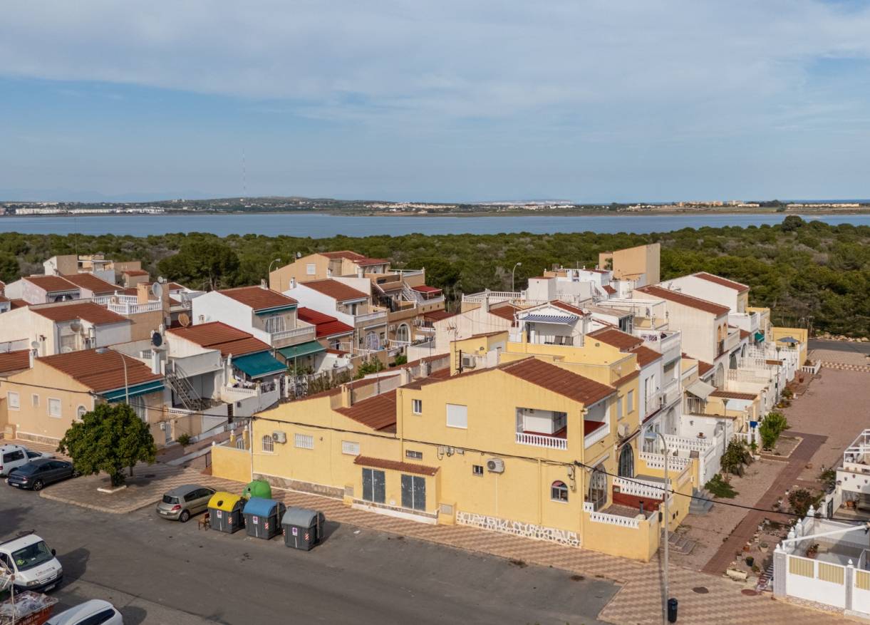 Bestaand - Townhouse / Semi-detached - Torrevieja - La Siesta