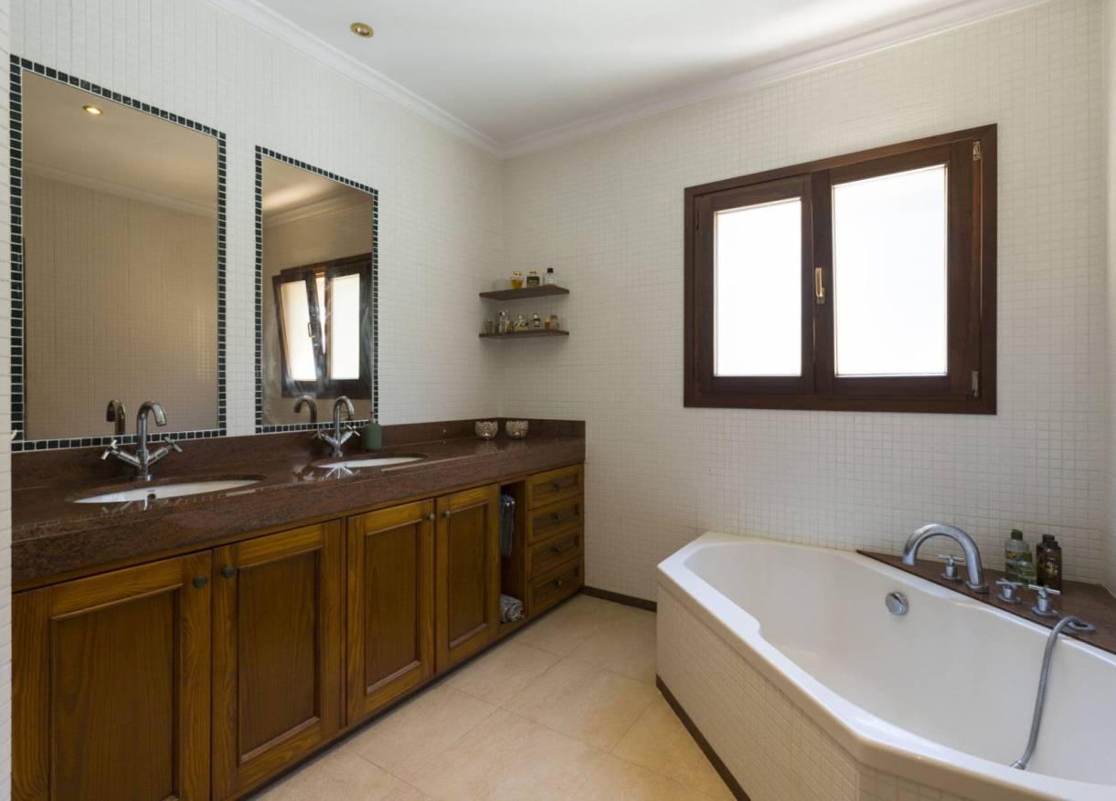 Bestaand - Villa - Jávea - Montgo