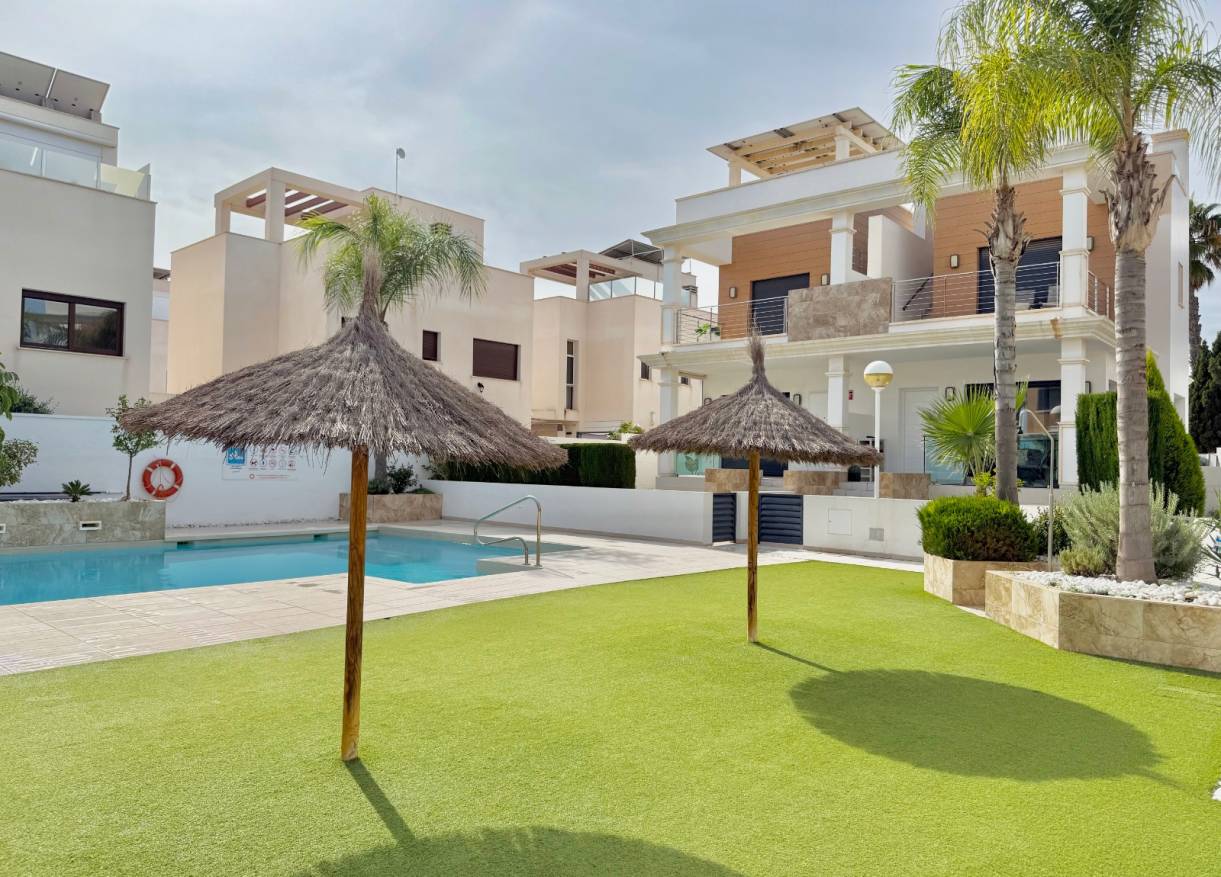 Bestaand - Townhouse / Semi-detached - Ciudad Quesada - Lo Marabu