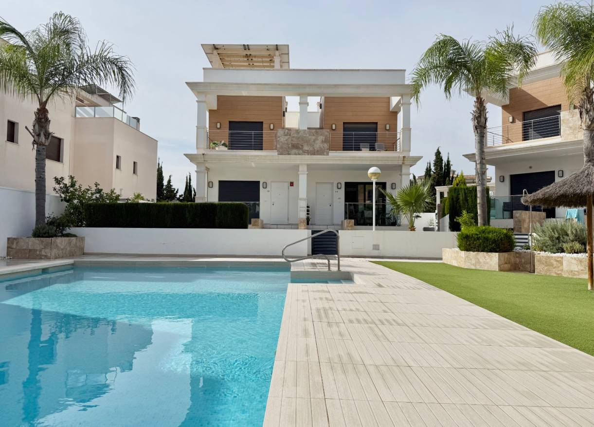 Bestaand - Townhouse / Semi-detached - Ciudad Quesada - Lo Marabu