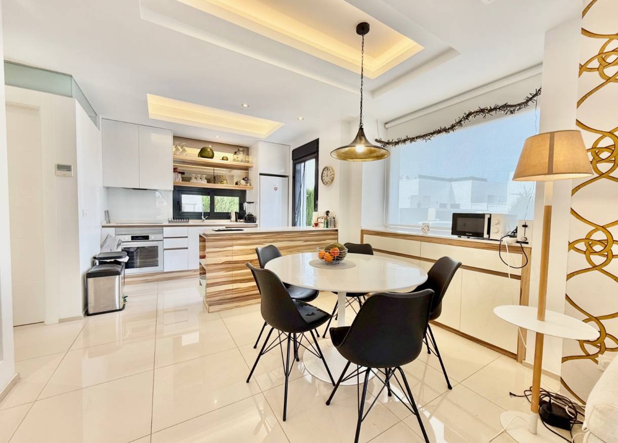 Bestaand - Townhouse / Semi-detached - Ciudad Quesada - Lo Marabu