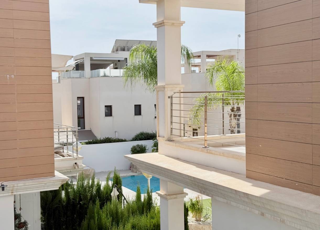 Bestaand - Townhouse / Semi-detached - Ciudad Quesada - Lo Marabu