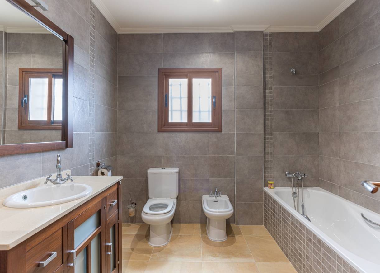 Bestaand - Villa - Los Montesinos - La Herrada