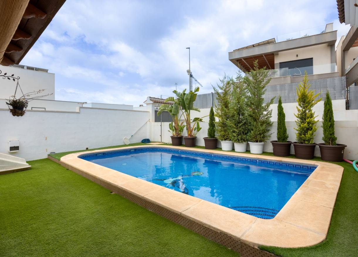 Bestaand - Villa - Los Montesinos - La Herrada