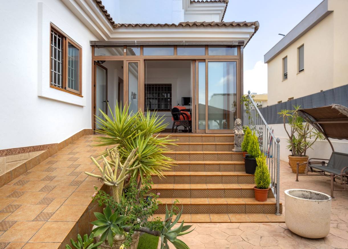 Bestaand - Villa - Los Montesinos - La Herrada