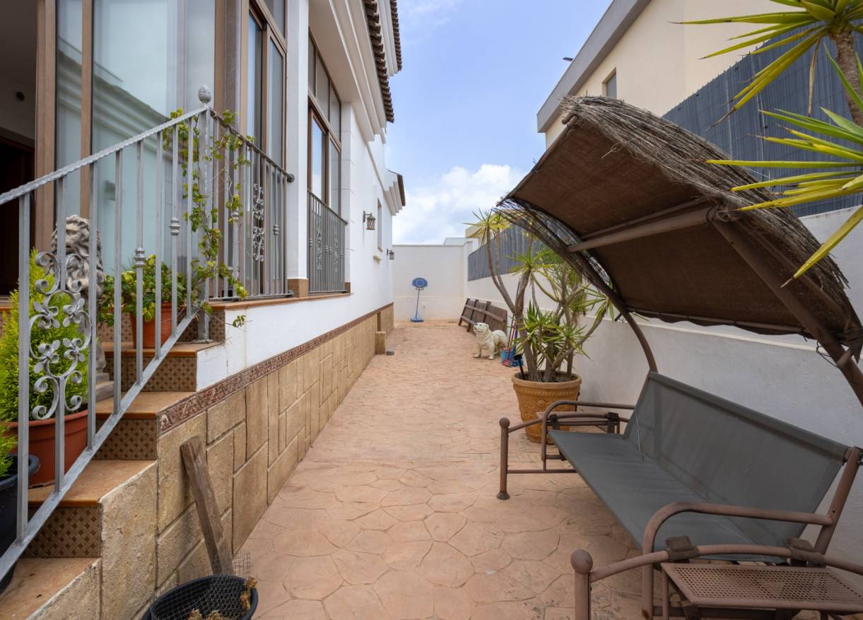 Bestaand - Villa - Los Montesinos - La Herrada