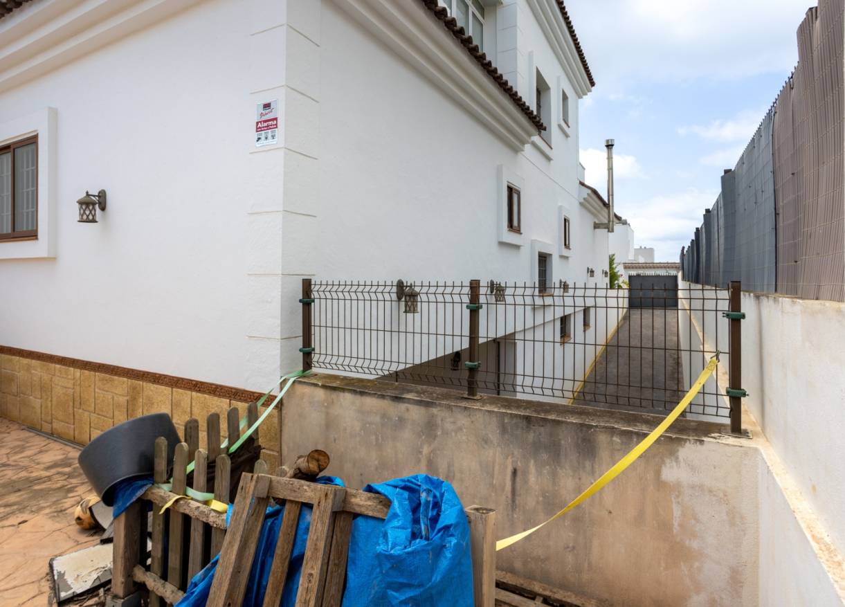 Bestaand - Villa - Los Montesinos - La Herrada