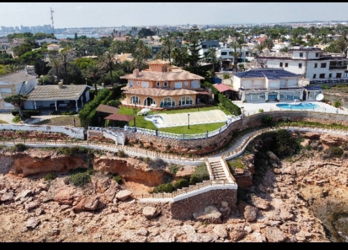 Bestaand - Villa - Orihuela Costa