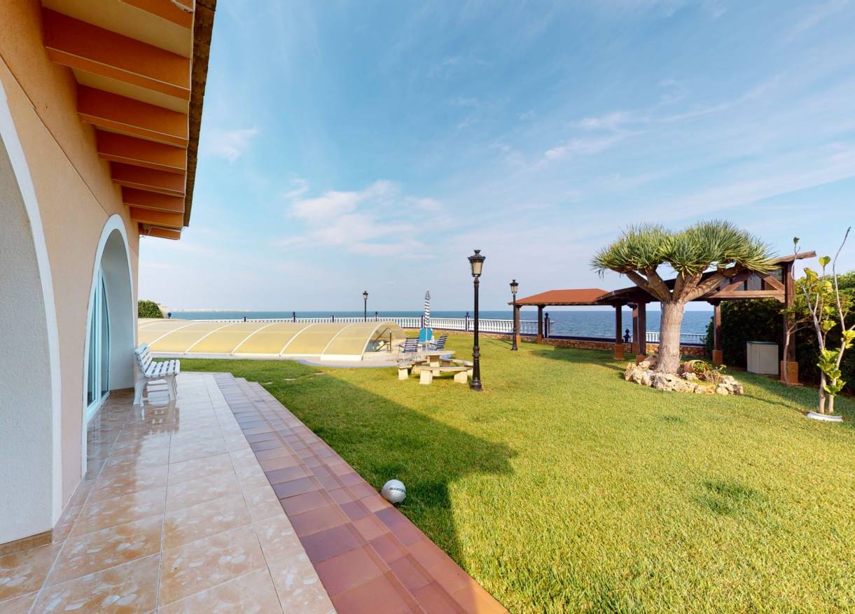 Bestaand - Villa - Orihuela Costa