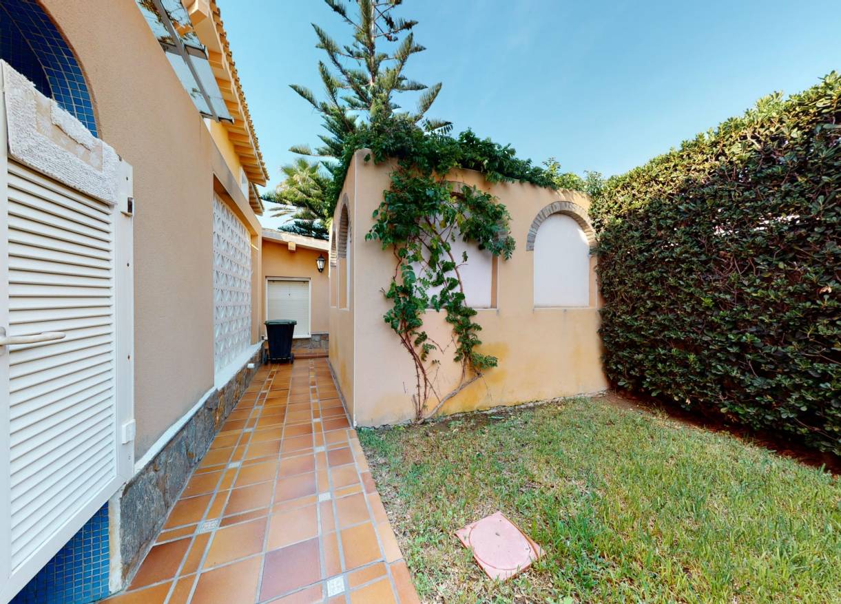 Bestaand - Villa - Orihuela Costa