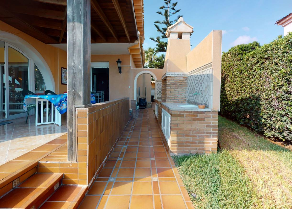 Bestaand - Villa - Orihuela Costa