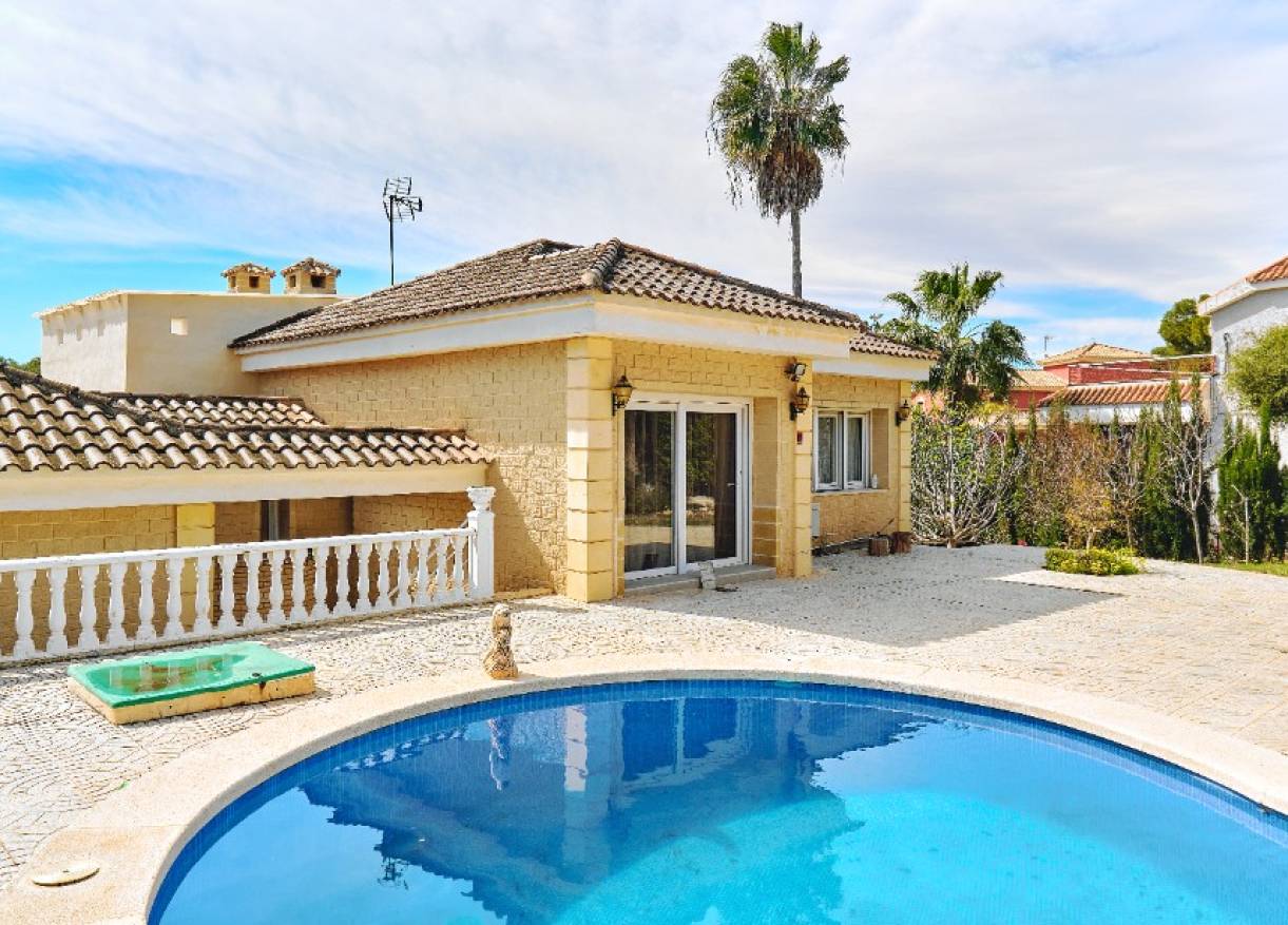 Bestaand - Villa - Campoamor - Dehesa de campoamor