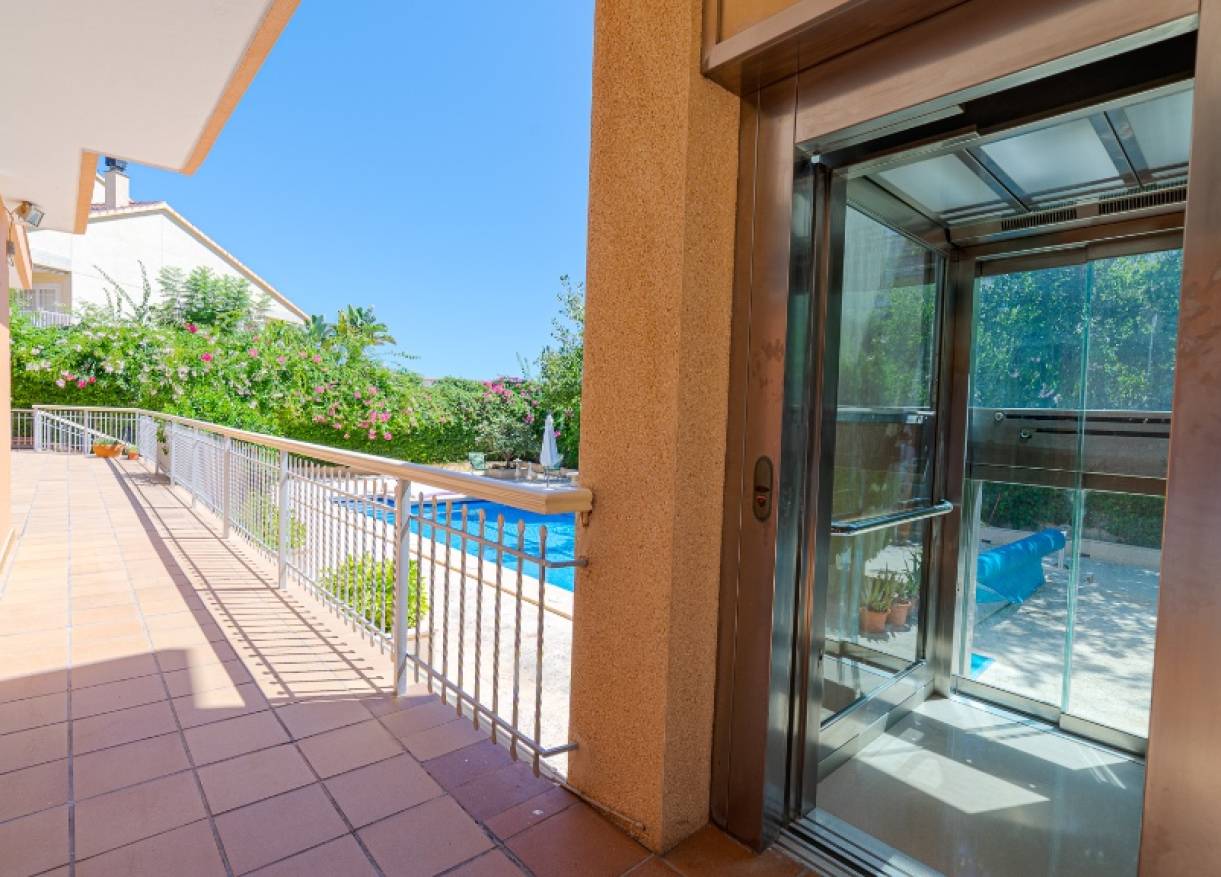 Bestaand - Villa - Campoamor