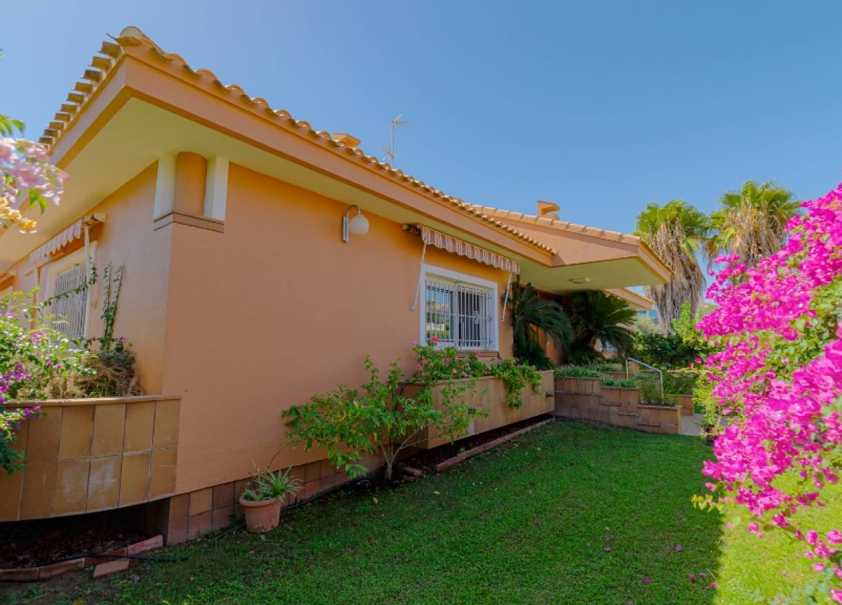 Bestaand - Villa - Campoamor