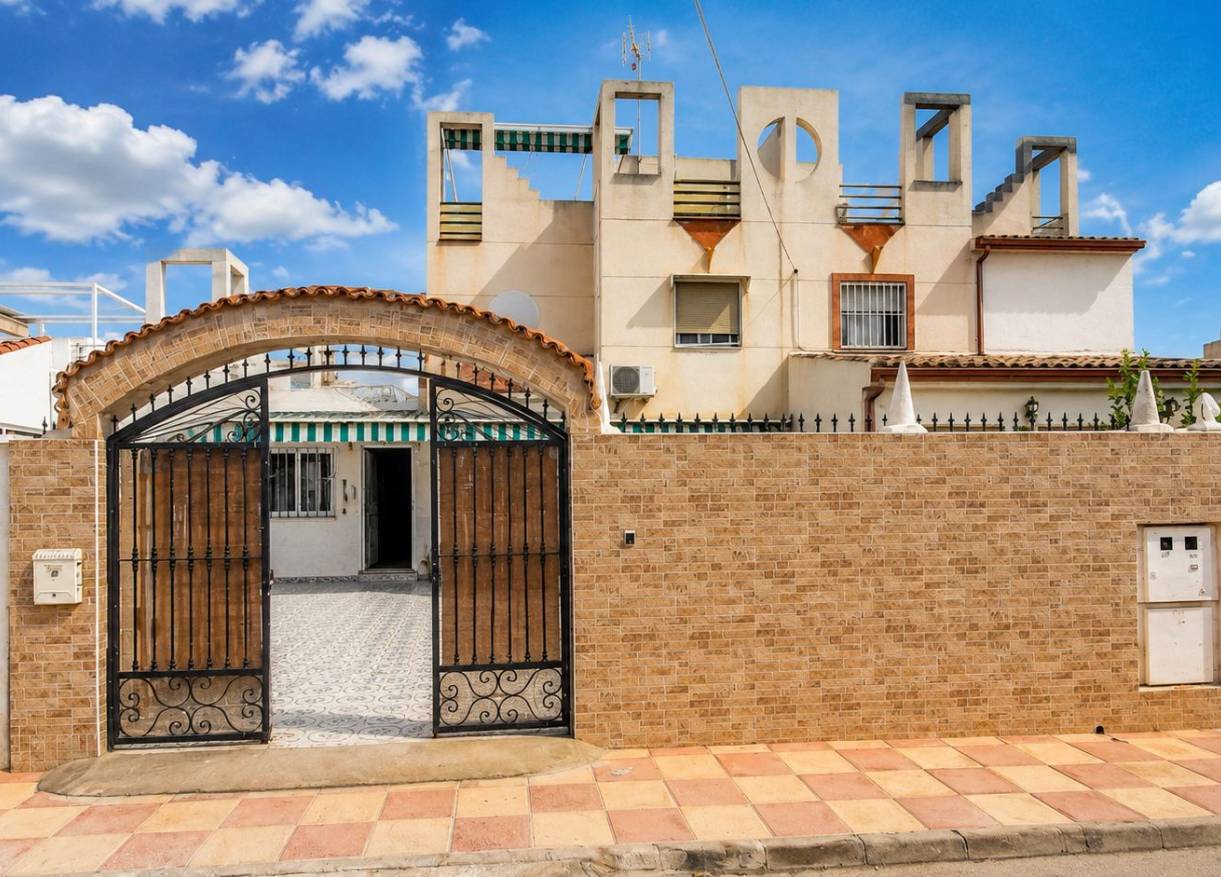 Bestaand - Townhouse / Semi-detached - Torrevieja