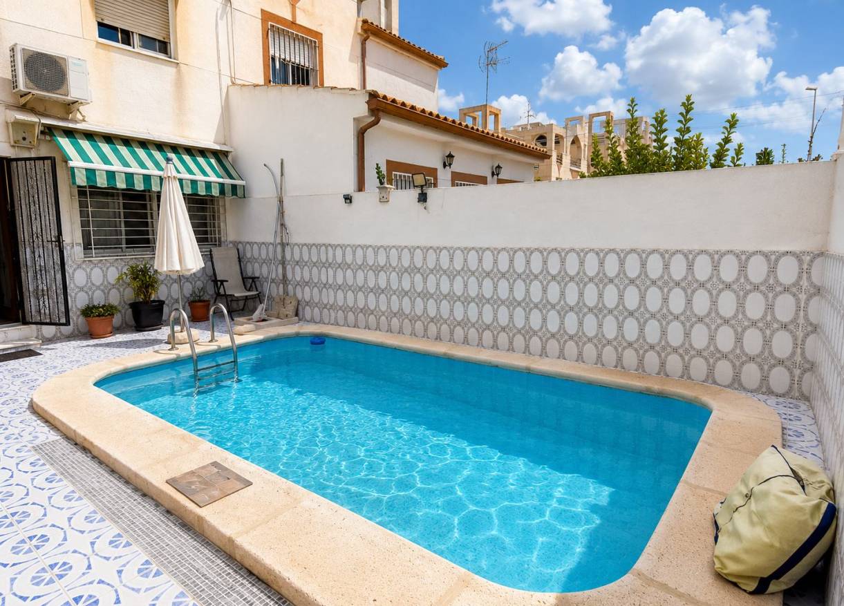 Bestaand - Townhouse / Semi-detached - Torrevieja