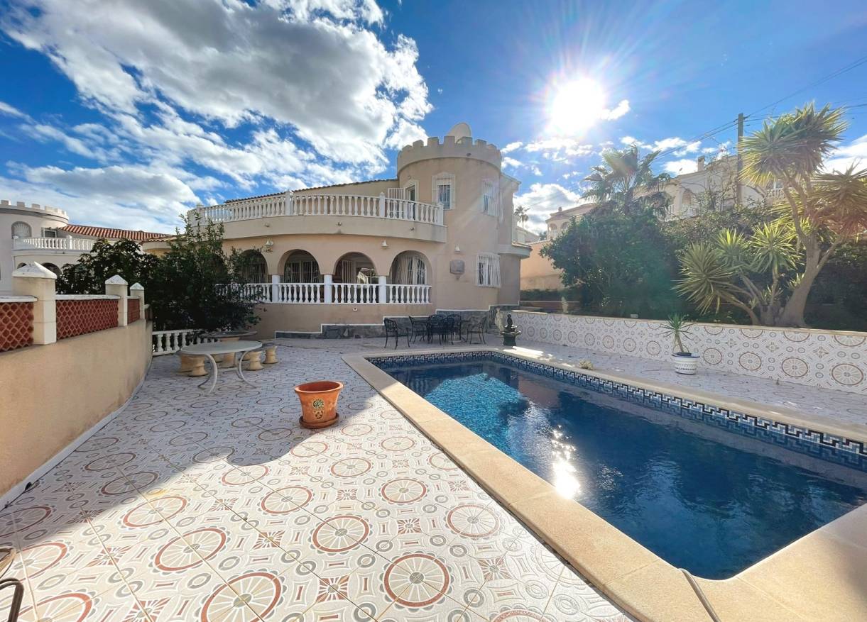 Bestaand - Villa - Ciudad Quesada - Upper Golf