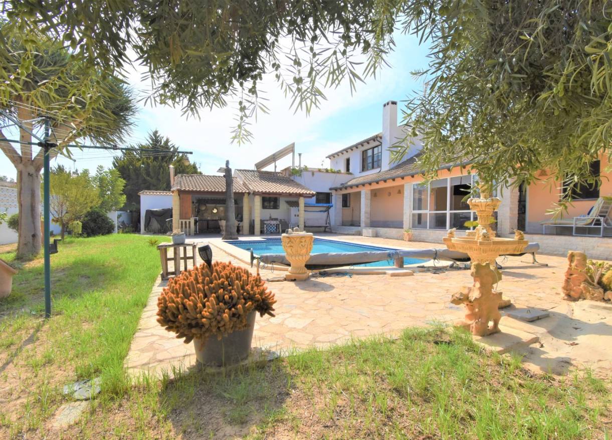 Bestaand - Villa - Orihuela Costa - Villamartin