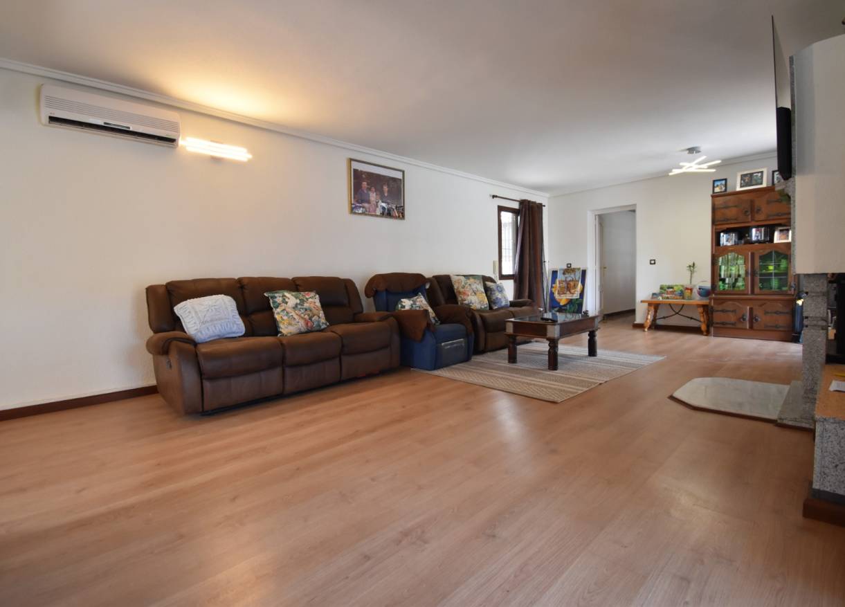 Bestaand - Villa - Orihuela Costa - Villamartin