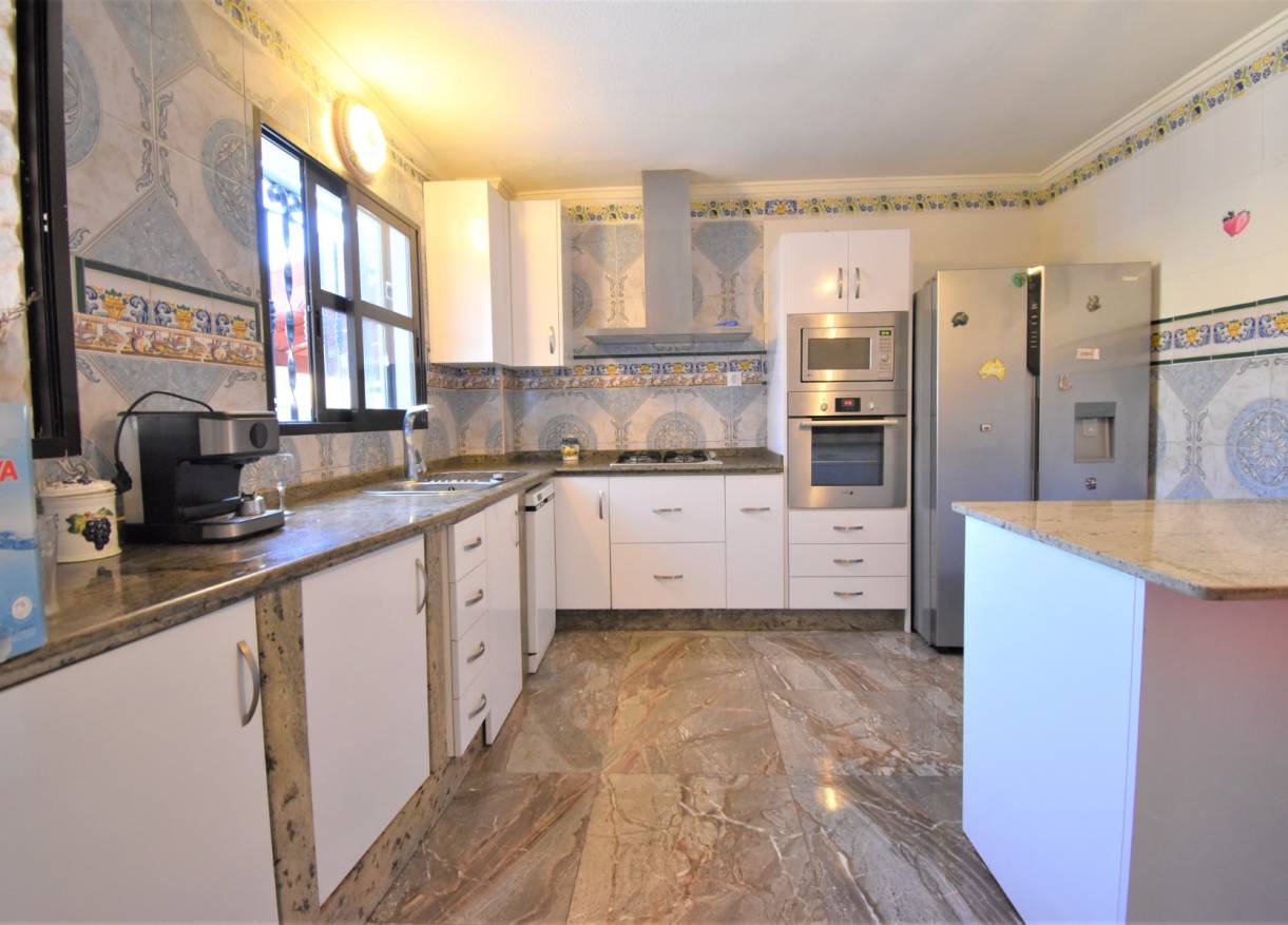 Bestaand - Villa - Orihuela Costa - Villamartin