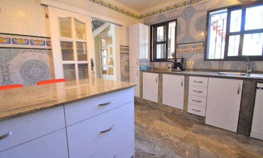 Bestaand - Villa - Orihuela Costa - Villamartin