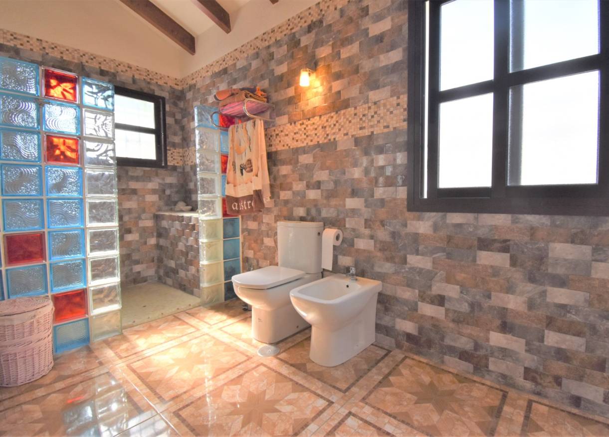 Bestaand - Villa - Orihuela Costa - Villamartin