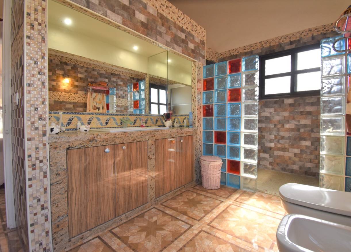 Bestaand - Villa - Orihuela Costa - Villamartin