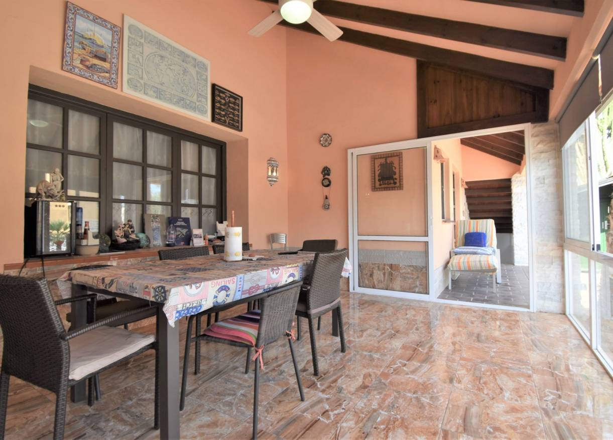 Bestaand - Villa - Orihuela Costa - Villamartin