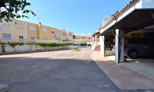 Bestaand - Villa - Orihuela Costa - Villamartin