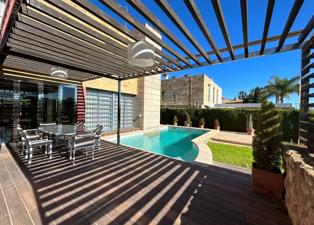 Bestaand - Villa - Orihuela Costa - Dehesa de Campoamor