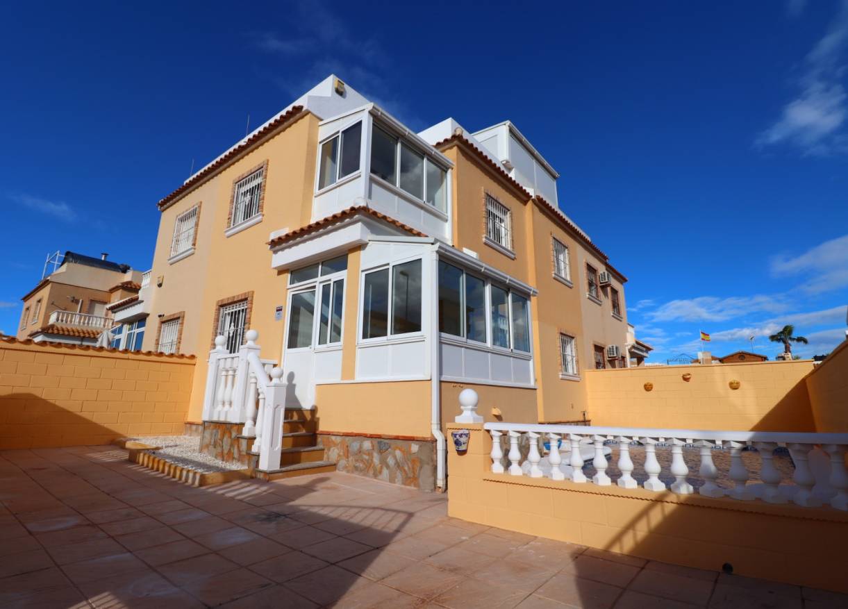 Bestaand - Townhouse / Semi-detached - Ciudad Quesada - Lo Marabu