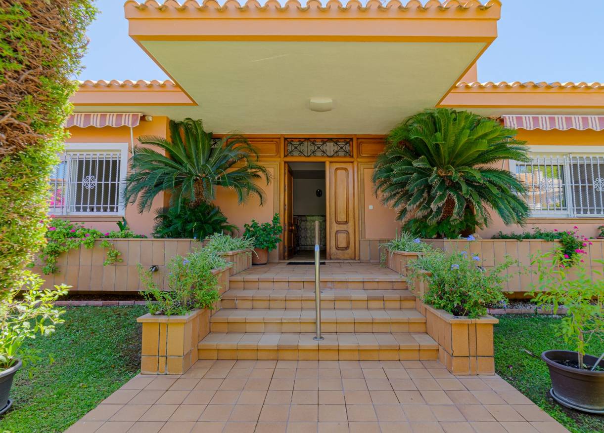 Bestaand - Villa - Campoamor
