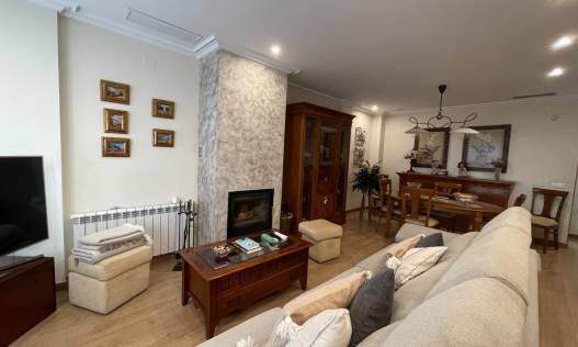 Bestaand - Townhouse / Semi-detached - Elche - Center