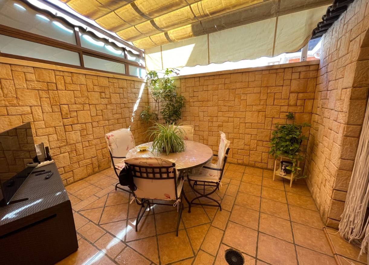 Bestaand - Townhouse / Semi-detached - Elche - Center