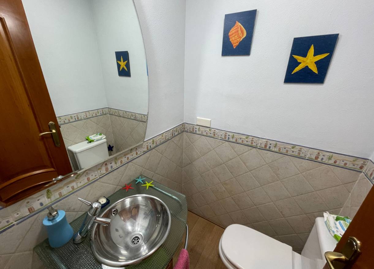 Bestaand - Townhouse / Semi-detached - Elche - Center