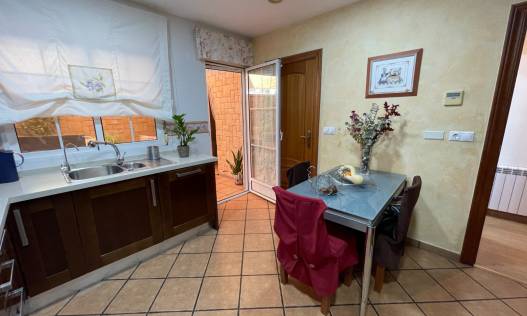 Bestaand - Townhouse / Semi-detached - Elche - Center