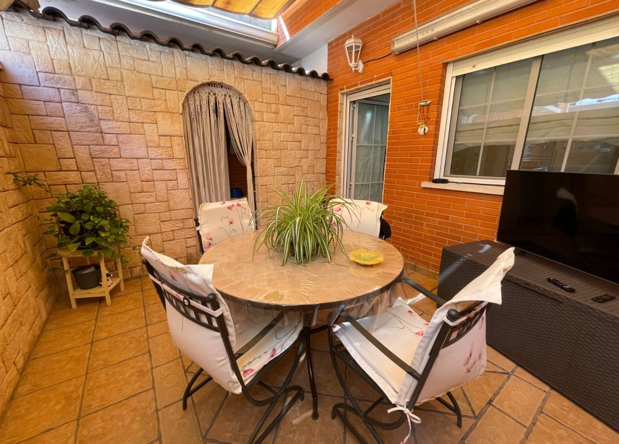 Bestaand - Townhouse / Semi-detached - Elche - Center